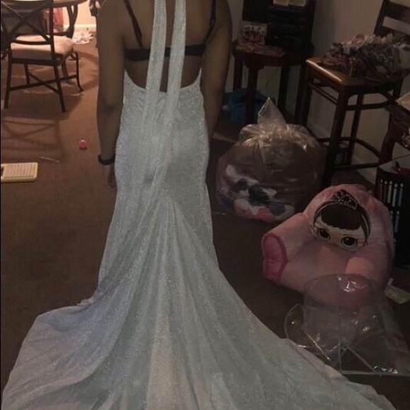 Prom dress - Picture 2 of 2